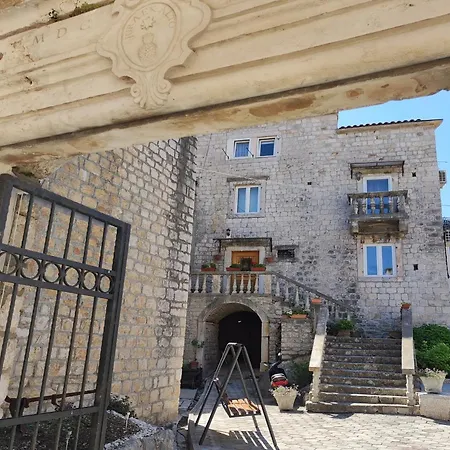 Kadena - 18th Century Stone House Appartement