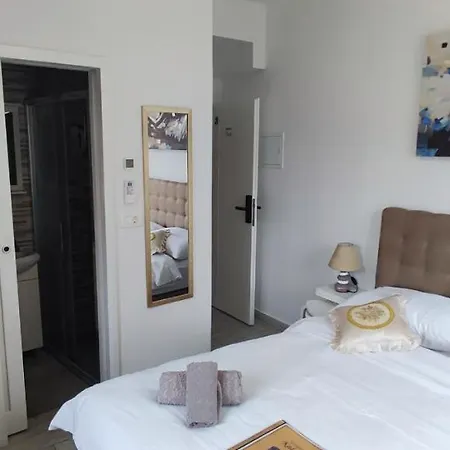 Kadena - 18th Century Stone House Apartment *