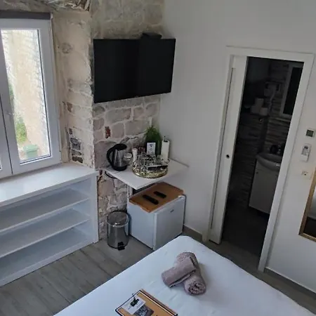 Kadena - 18th Century Stone House *