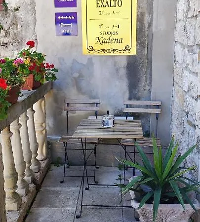 Kadena - 18th Century Stone House Apartment *