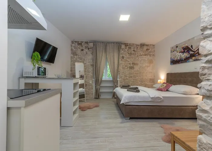Appartement Kadena - 18th Century Stone House