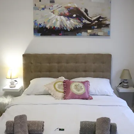 Kadena - 18th Century Stone House * 特罗吉尔