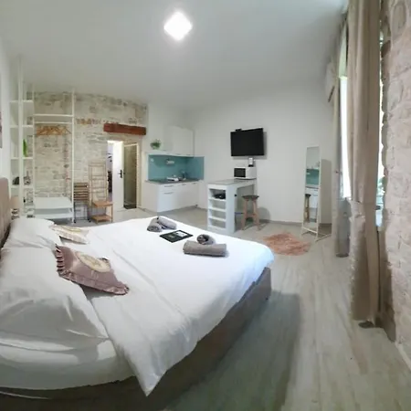 Kadena - 18th Century Stone House * Trogir