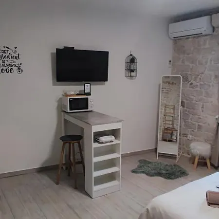 Kadena - 18th Century Stone House