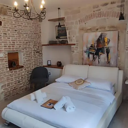 Kadena - 18th Century Stone House *