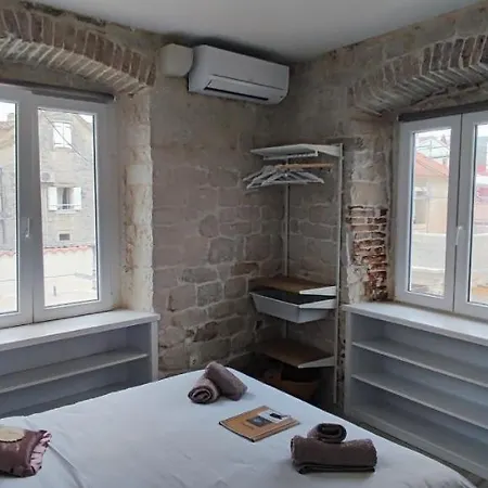 Kadena - 18th Century Stone House * Trogir