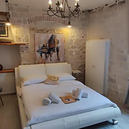 Kadena - 18th Century Stone House Apartament