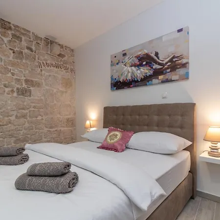 Kadena - 18th Century Stone House Apartament *