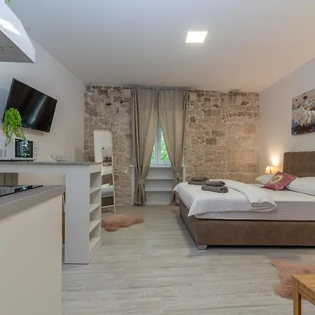 Apartament Kadena - 18th Century Stone House