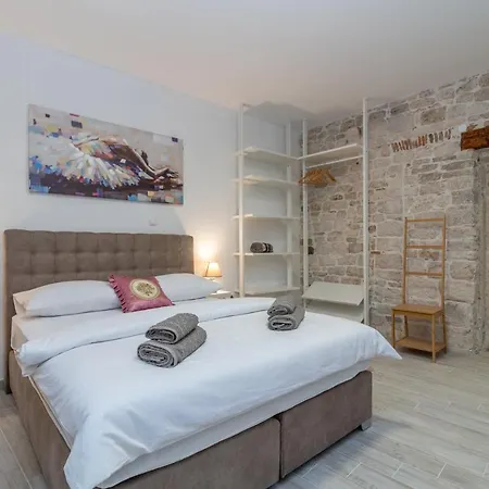 Kadena - 18th Century Stone House