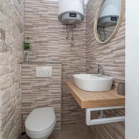 아파트 Kadena - 18th Century Stone House *